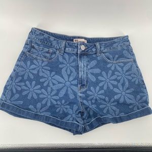 •SO• High-Rise Floral Design Jean Shorts‎